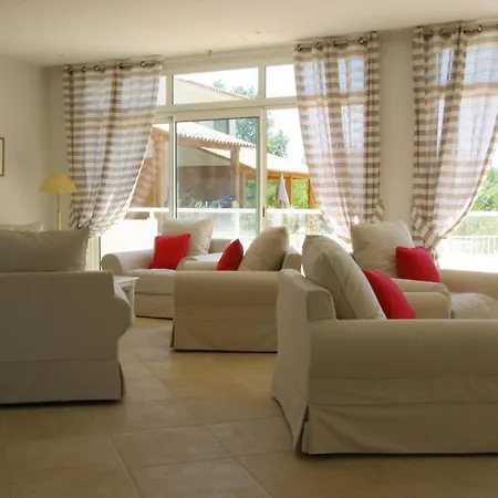 Appart hôtel Lagrange Les Bastides Des Chaumettes 4*