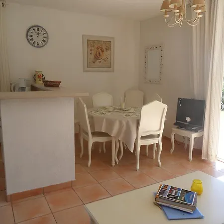 Apartahotel Lagrange Les Bastides Des Chaumettes 4*